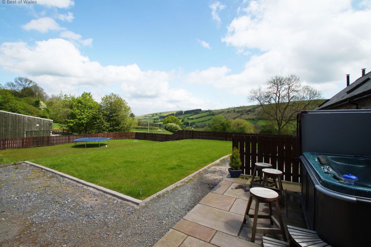 Onnen Fawr Barn, listing photograph 8