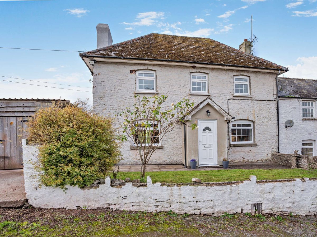 Dan-y-crug Farmhouse, listing photograph 5