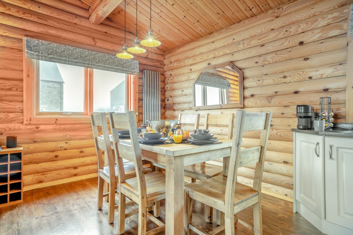 Stoneygate Cabin, listing photograph 6