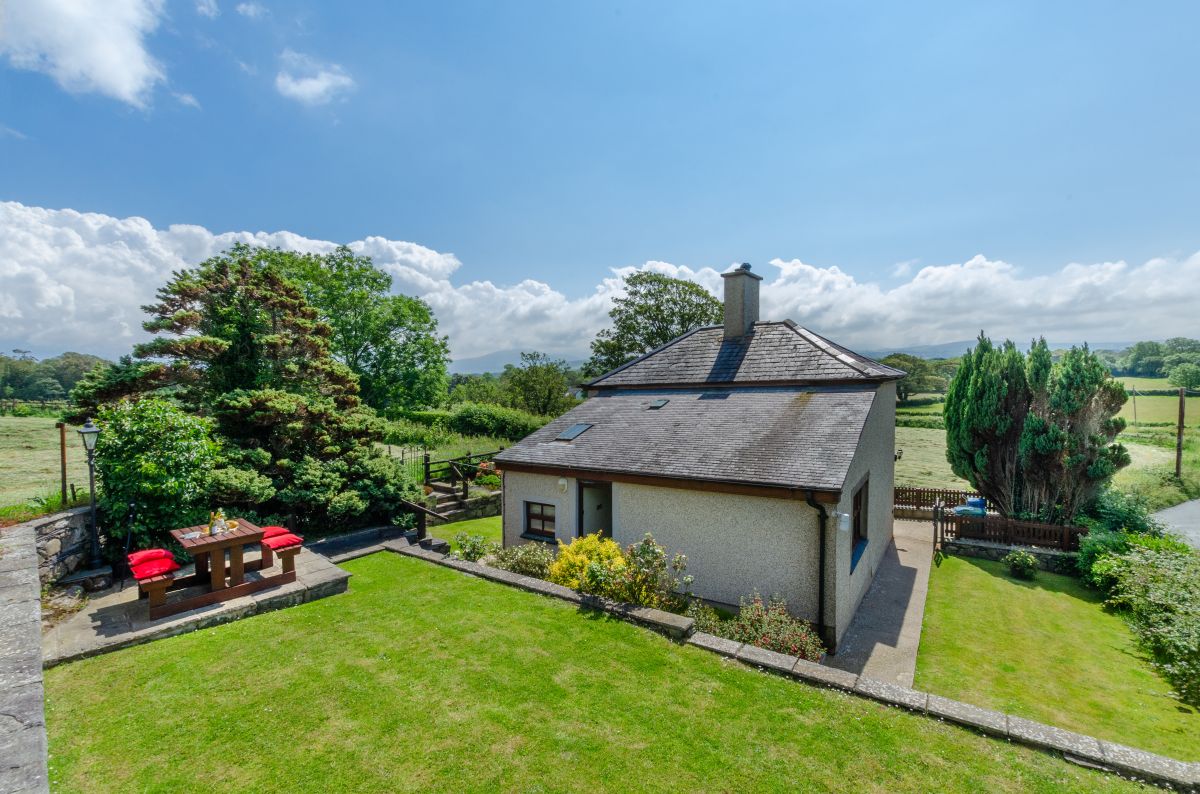 The Lodge, listing photograph 4