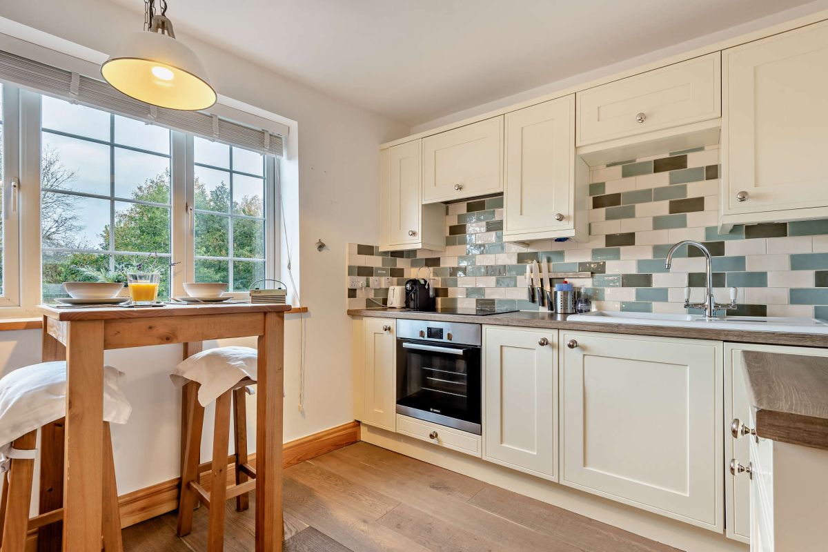 Riverbank Cottage, listing photograph 8