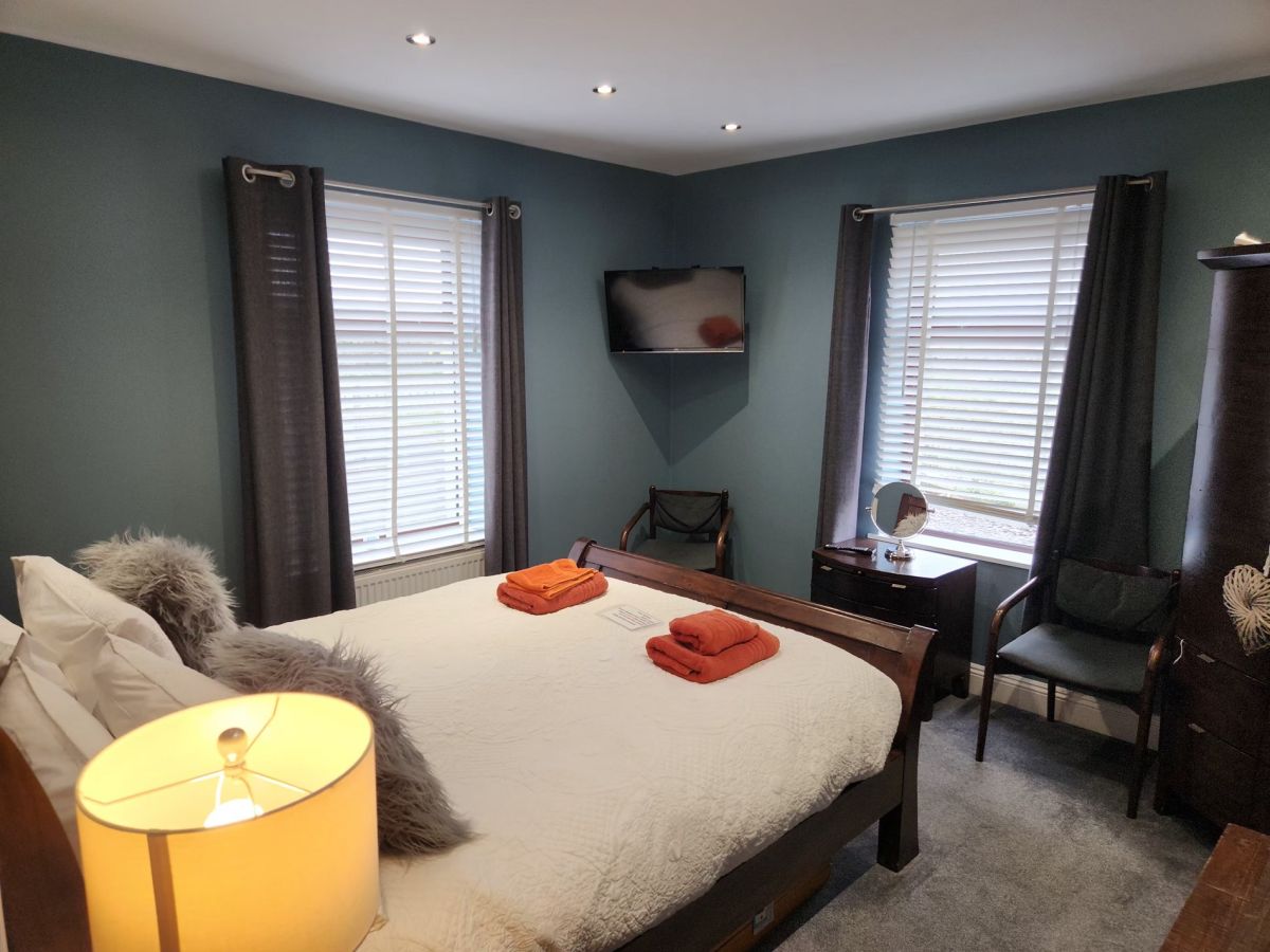Coombe Bungalow, listing photograph 8
