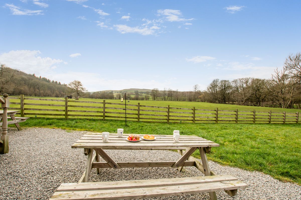 The Great Elm - Shepherds Hut, listing photograph 11