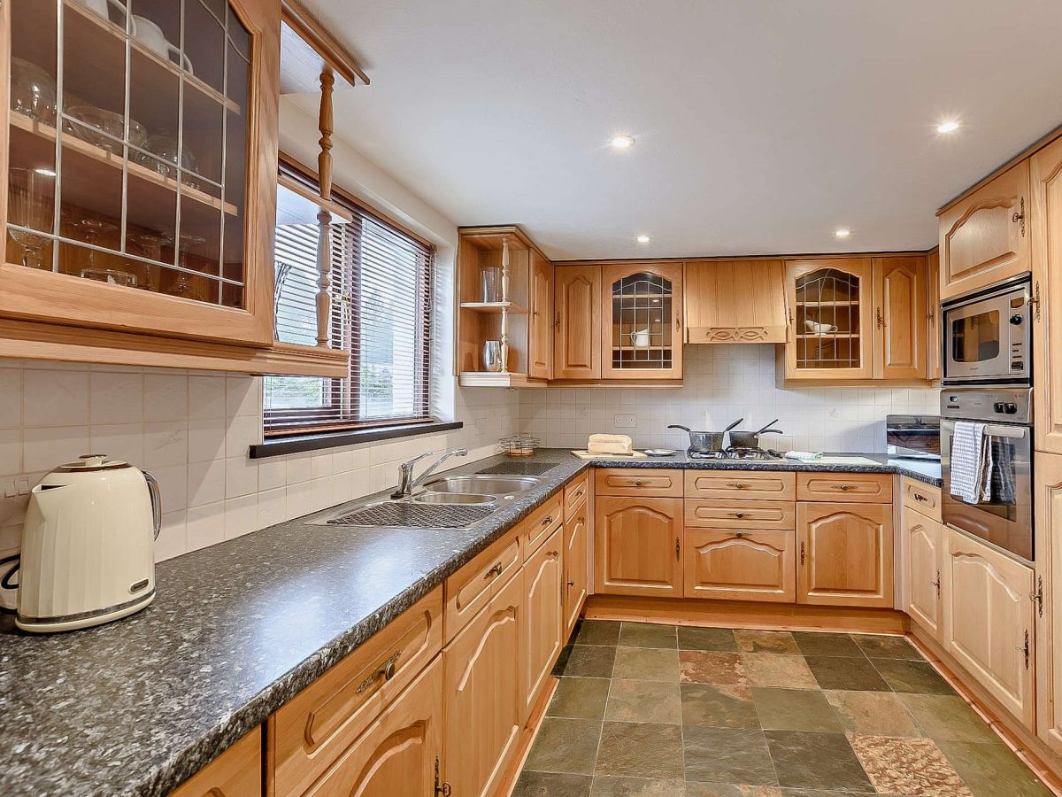 Queens Square Cottage, listing photograph 4