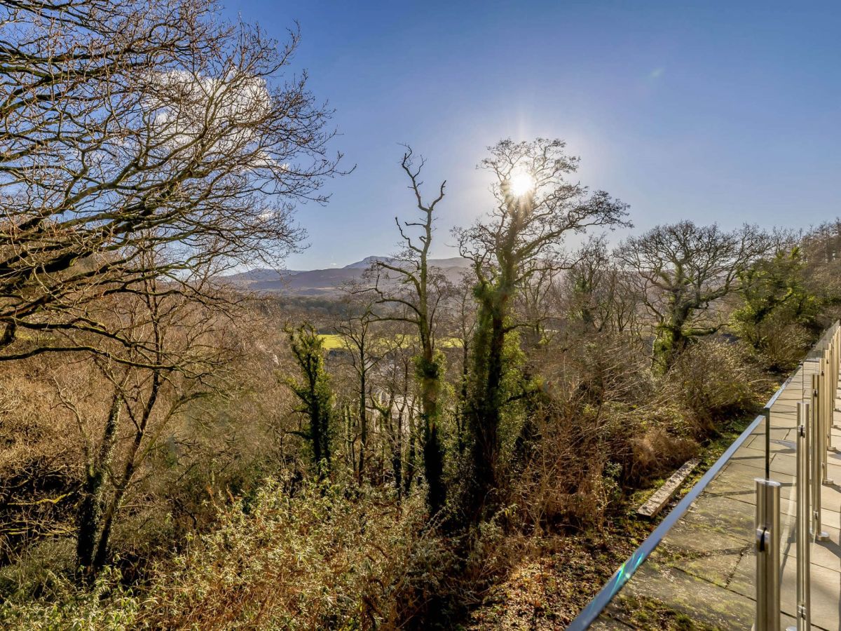 Ty Bryn Bach, listing photograph 9