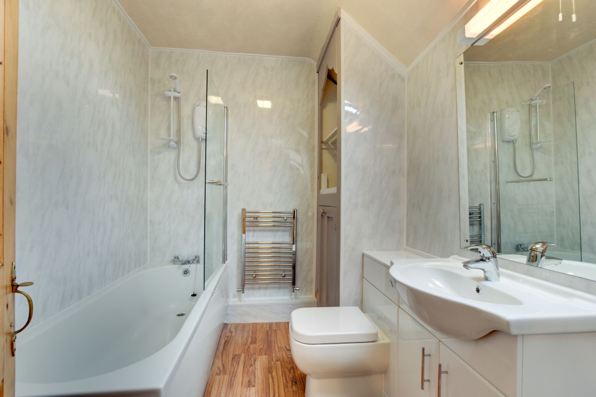 Ty Newydd, listing photograph 9