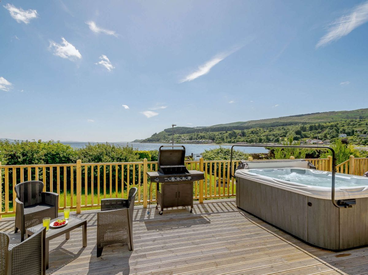 Waters Edge - Dunoon