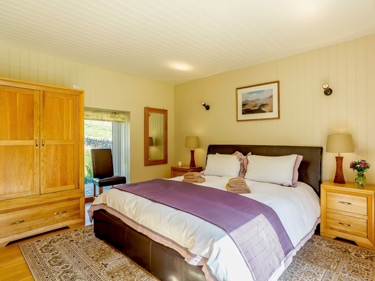Professor's Cottage - Highlands, listing photograph 11