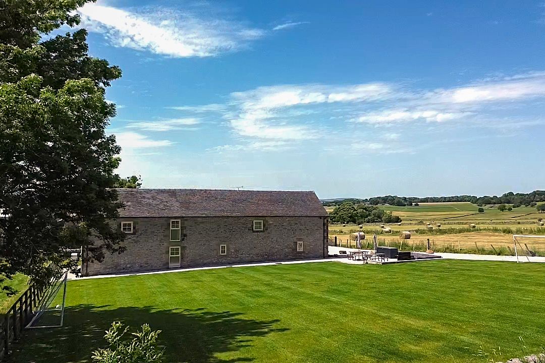 Homestead Barn, listing photograph 5
