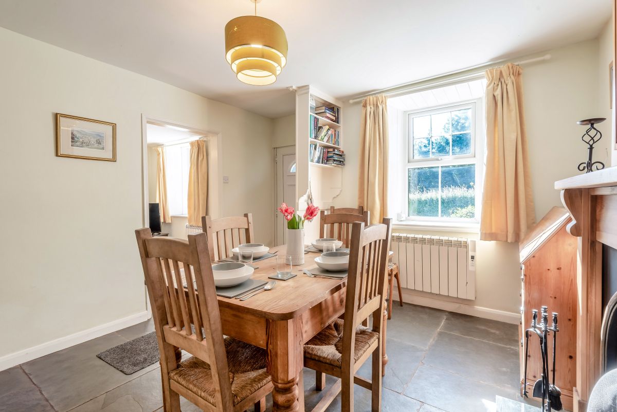 Lund Cottage, listing photograph 4
