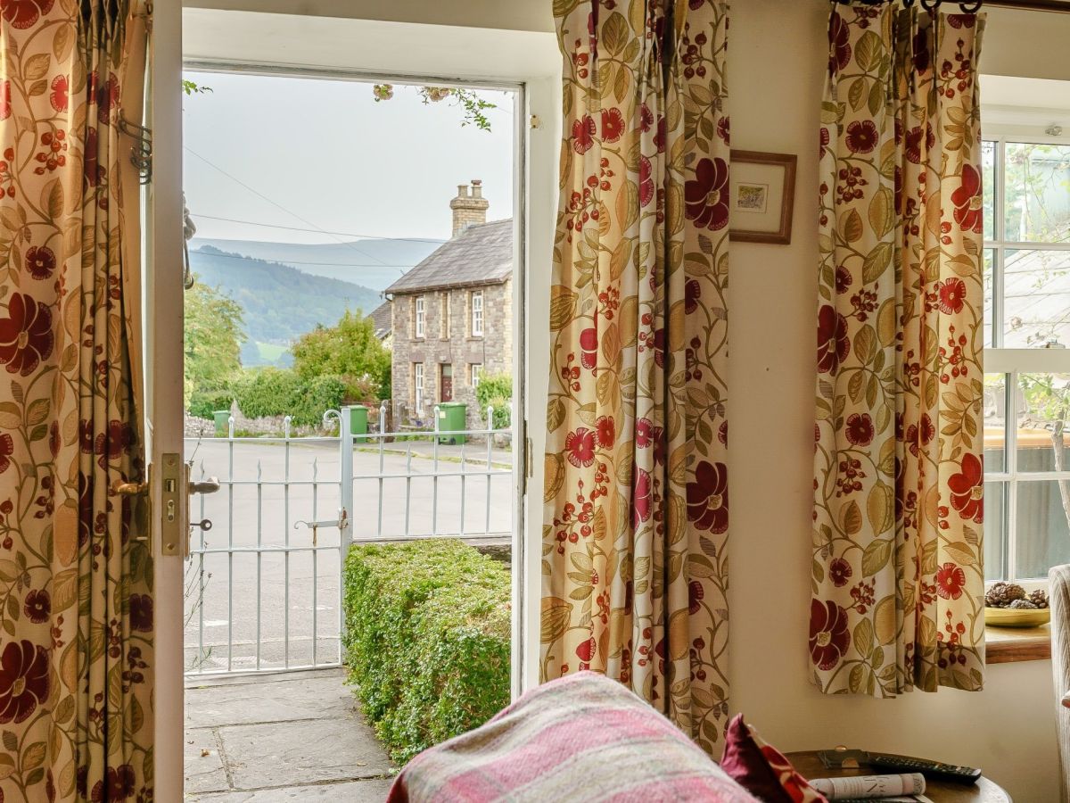 Bwythyn Onnen, listing photograph 2