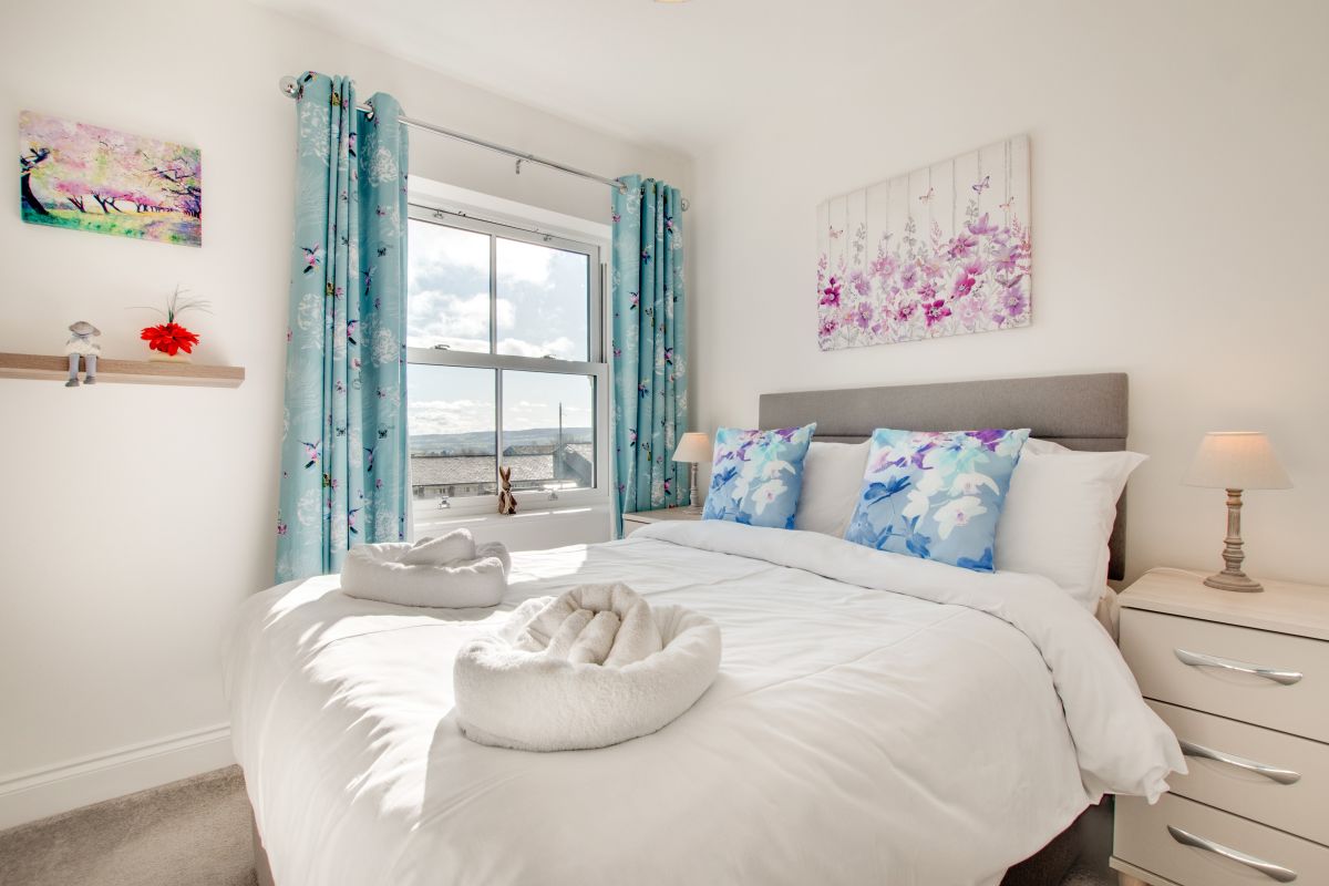 Mount House, listing photograph 8