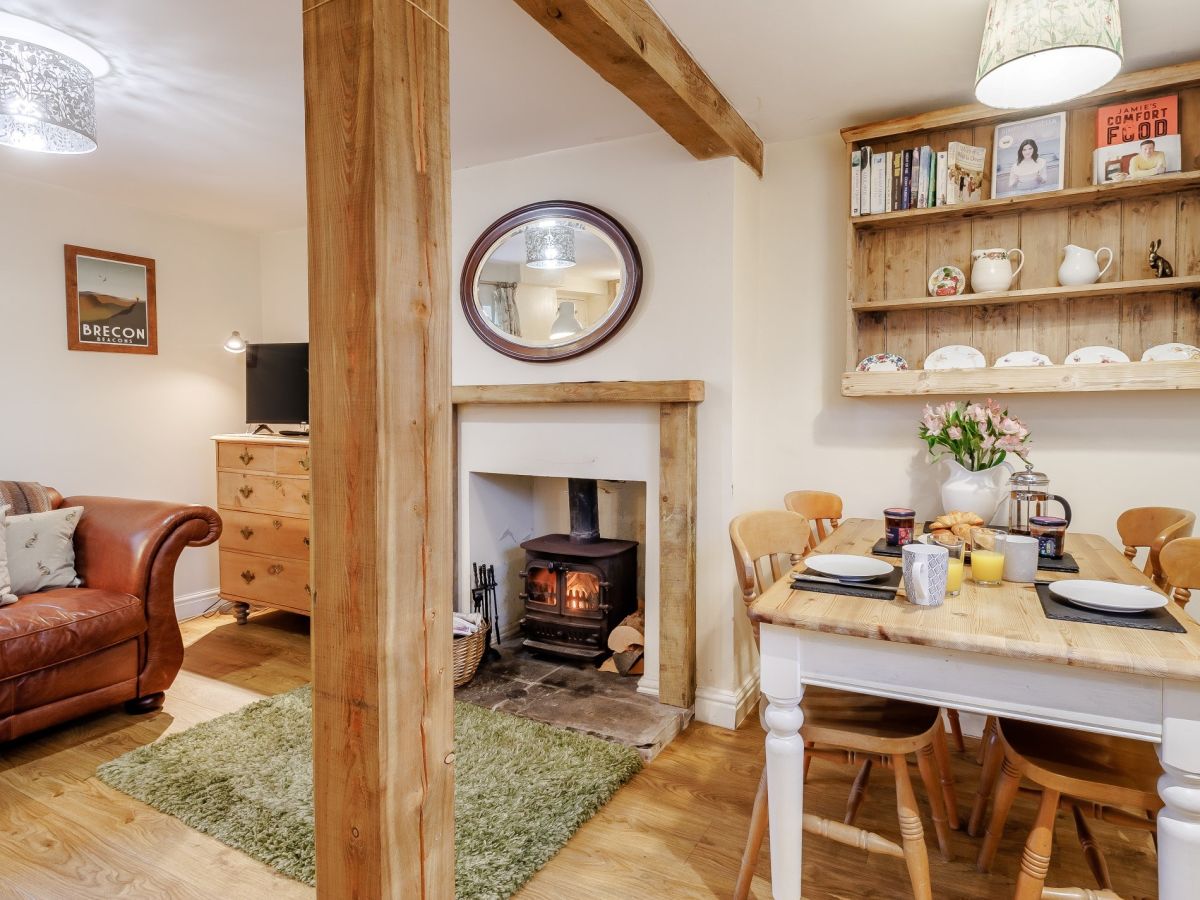 Pen Y Fan Hideaway, listing photograph 9