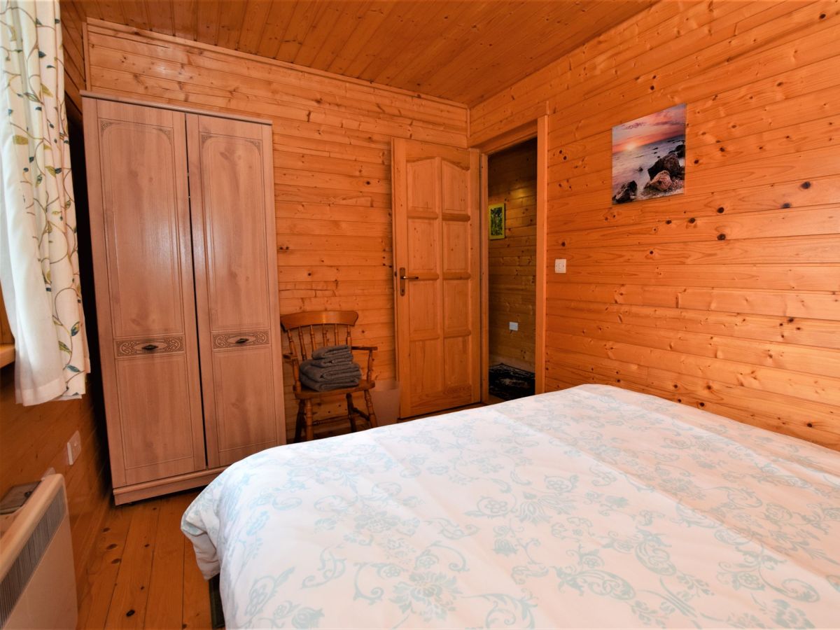 The Cabin, listing photograph 4