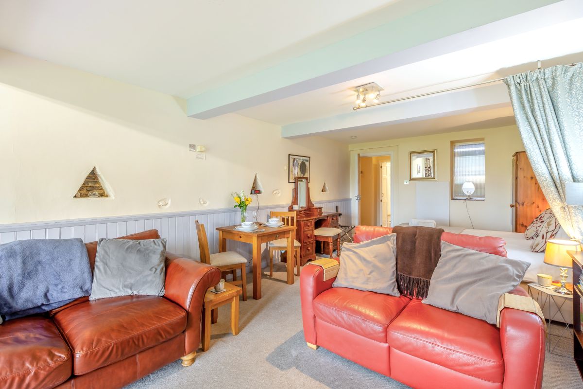 Thornthwaite Elm, listing photograph 10