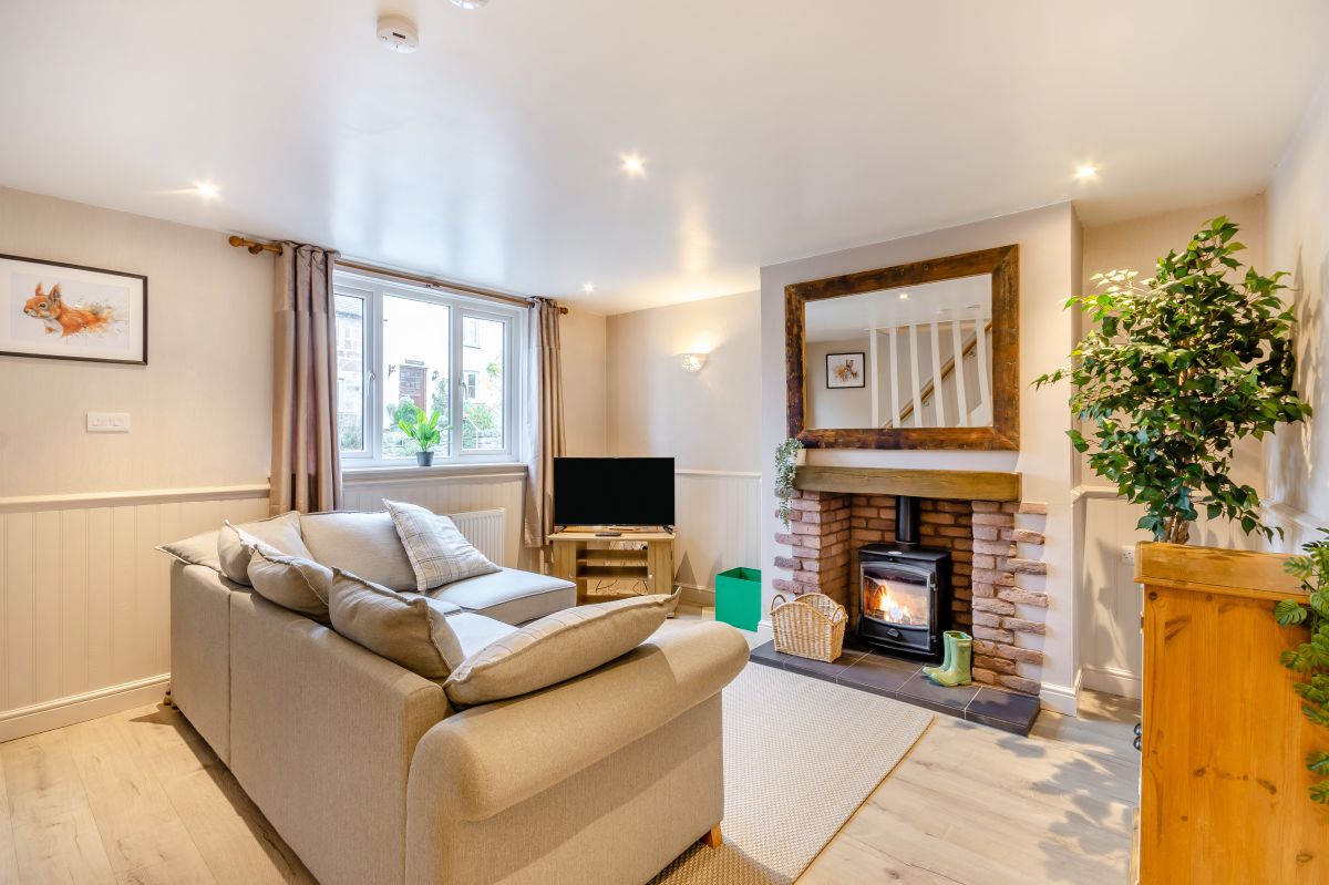 Apple Tree Cottage - Ashbourne, listing photograph 7