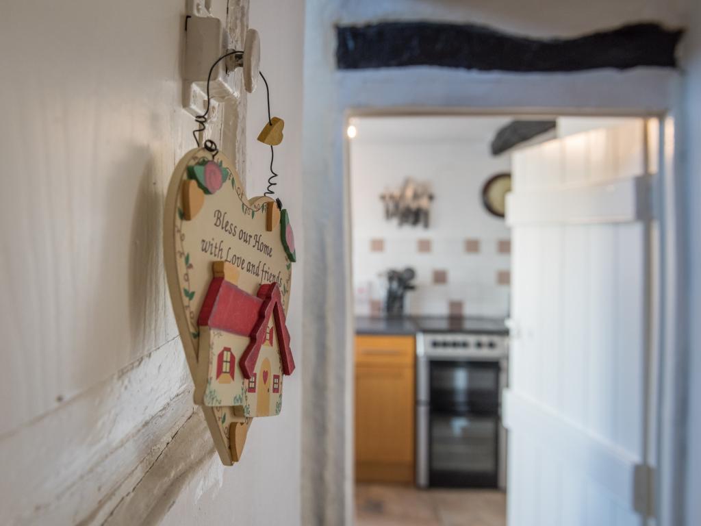 Rainbow Cottage, listing photograph 7