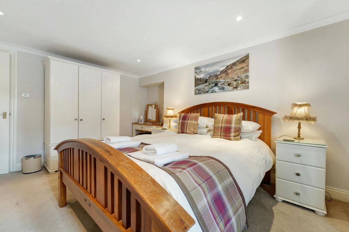 Chapel House at No 8, listing photograph 9