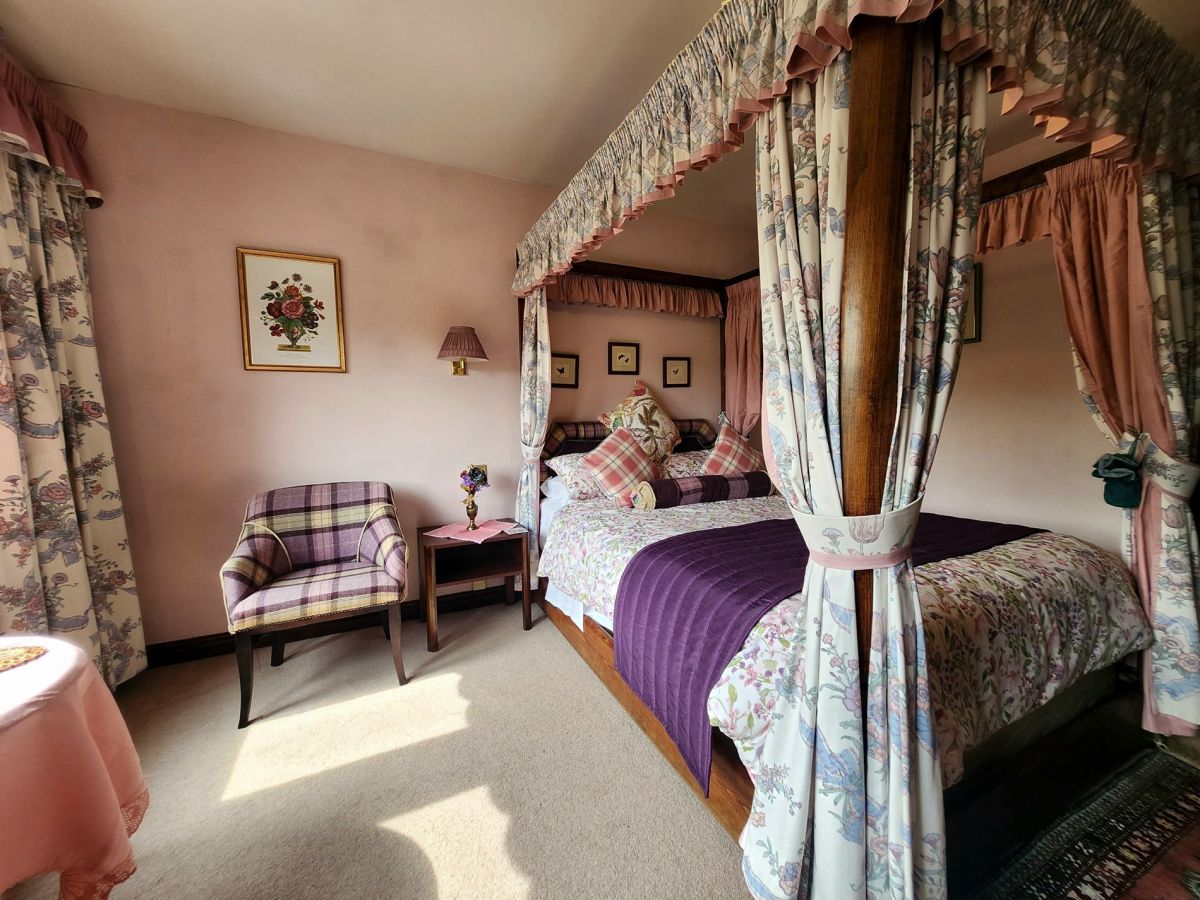 Tarn Hows Apartment, listing photograph 11