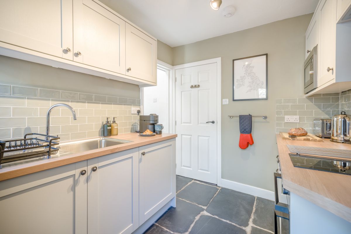 Middle Cottage, listing photograph 7