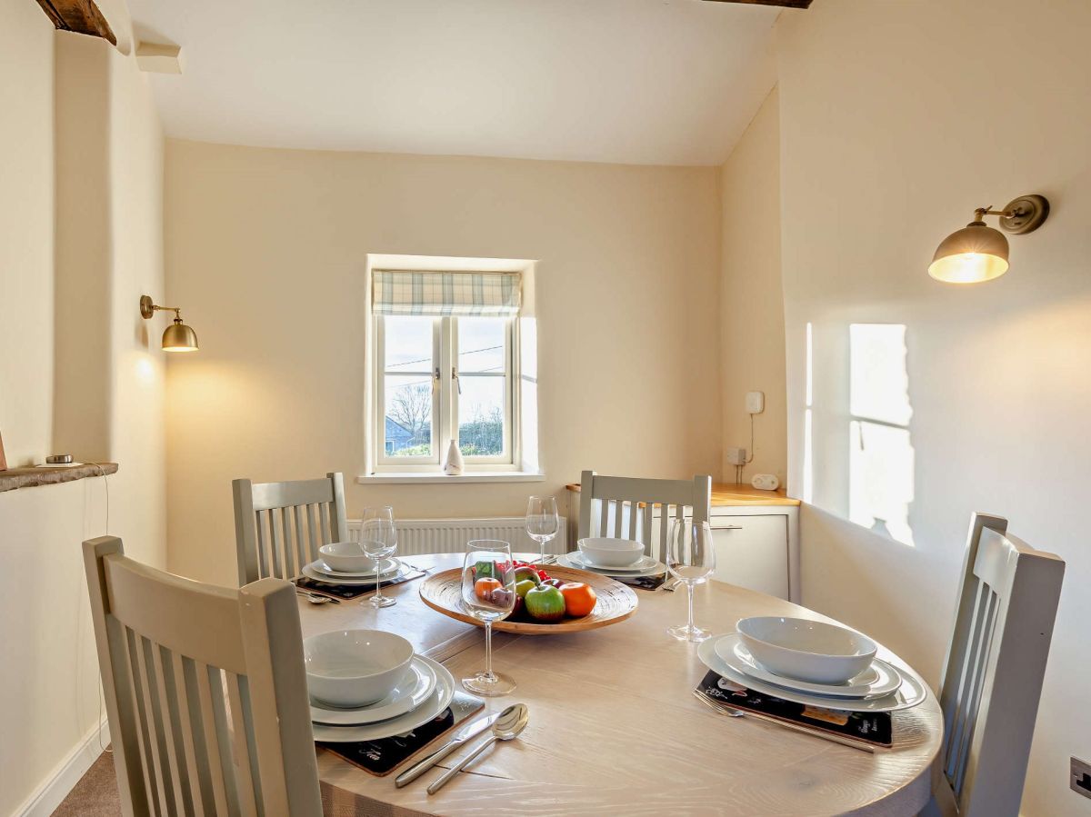 Stables Retreat, listing photograph 3