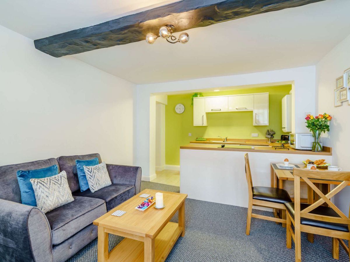 Valley Town Apartment, listing photograph 4