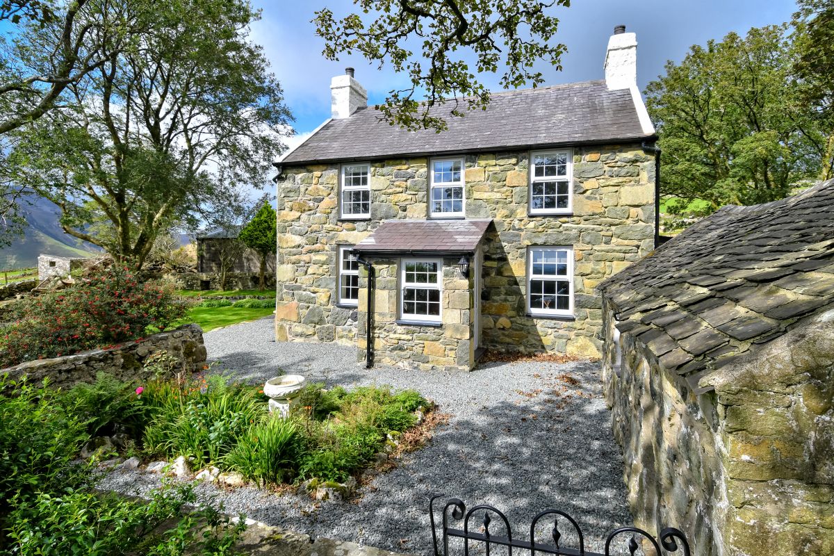 Maes y Llan