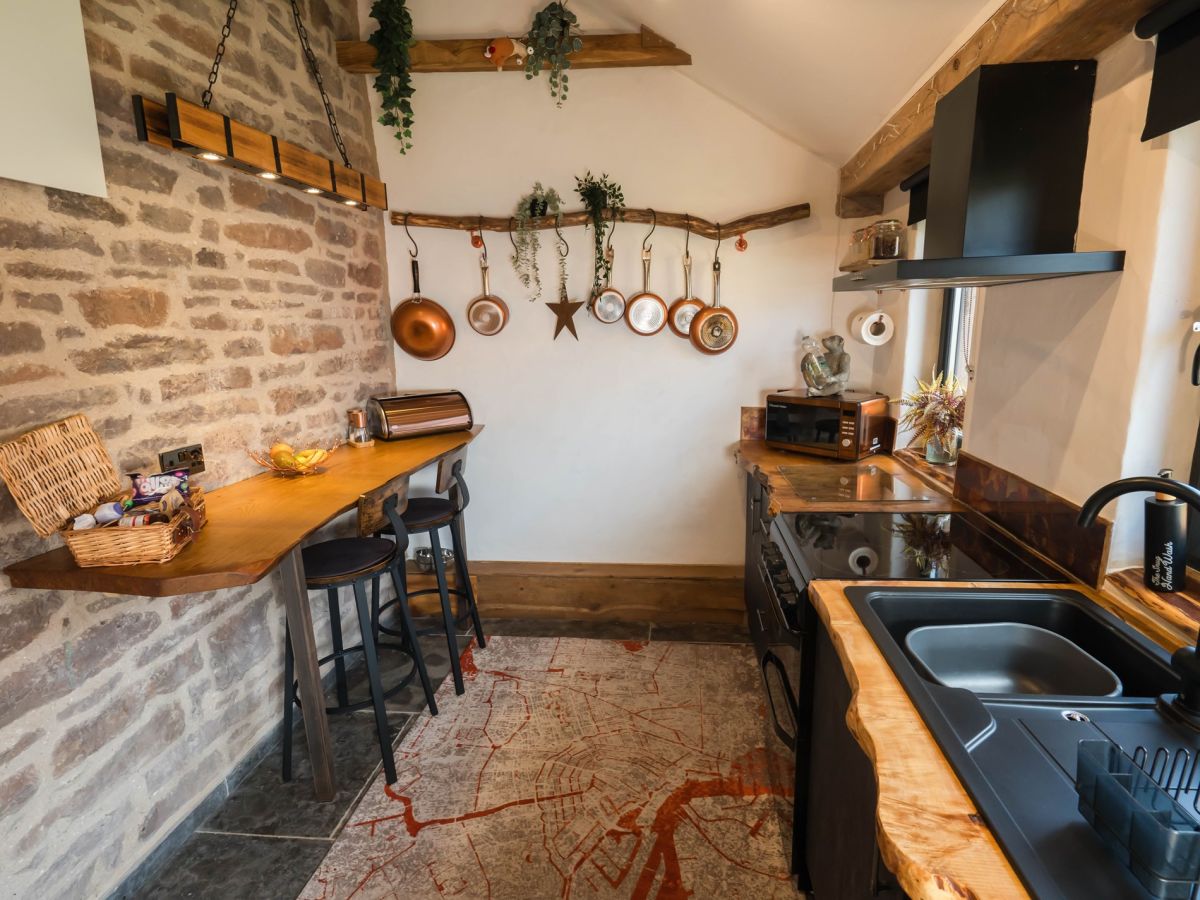 The Snug And River Hideaway, listing photograph 2