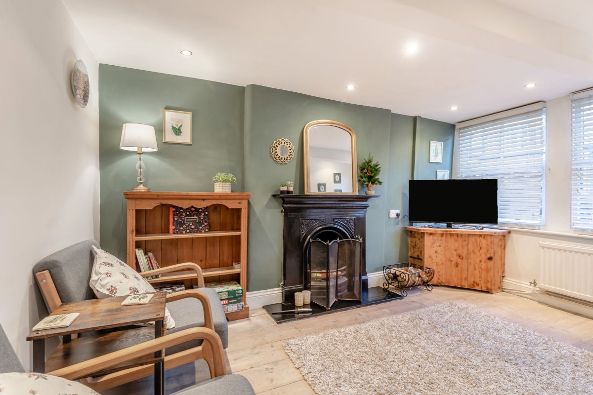 Fern Cottage - Buxton, listing photograph 2