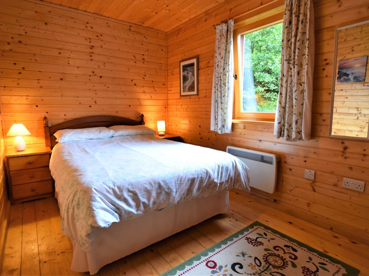 The Cabin, listing photograph 3
