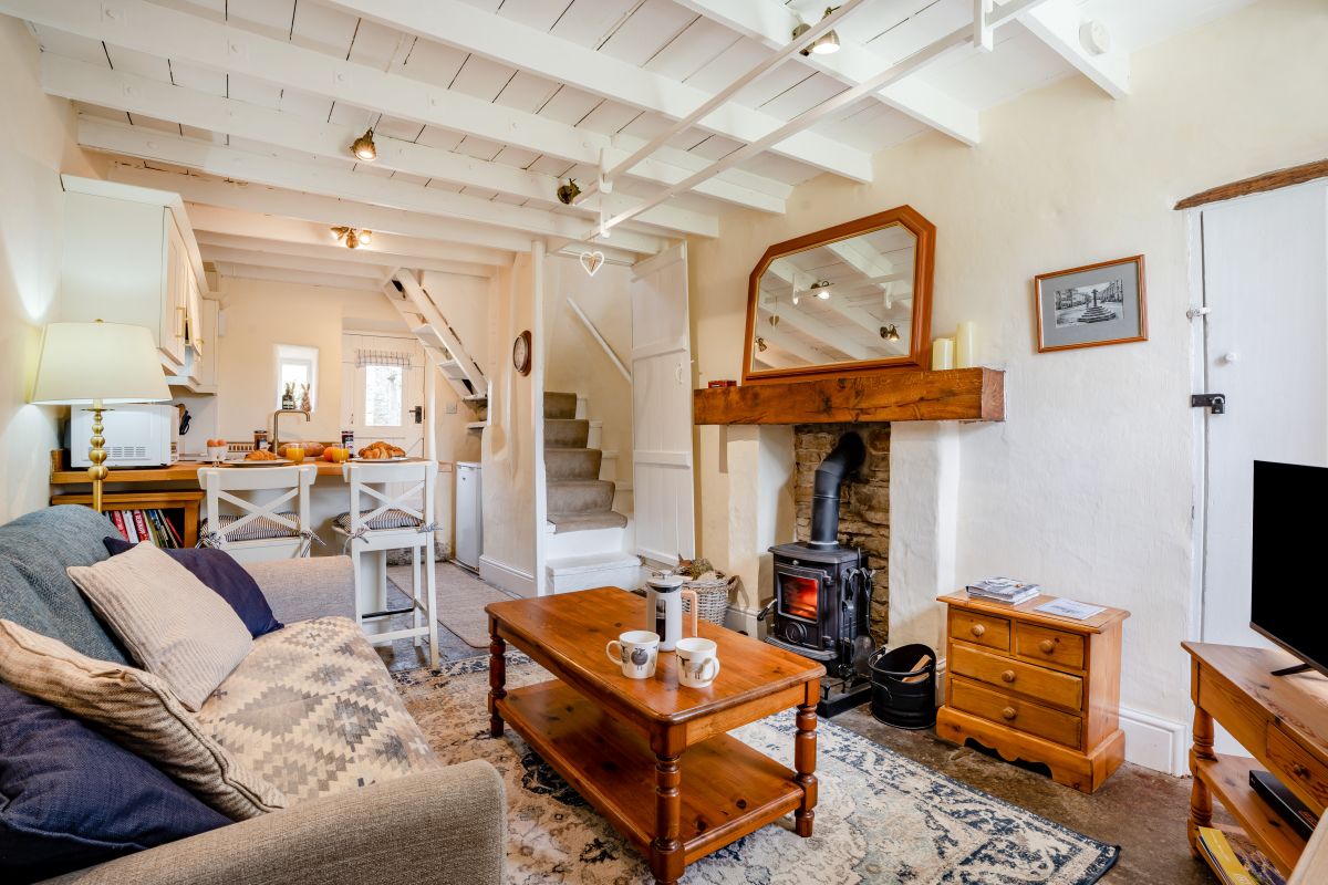 New Row Cottage, listing photograph 3