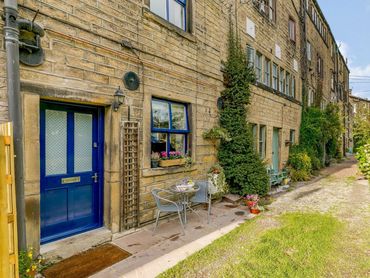 Waterside Cottage - Holmfirth, listing photograph 12