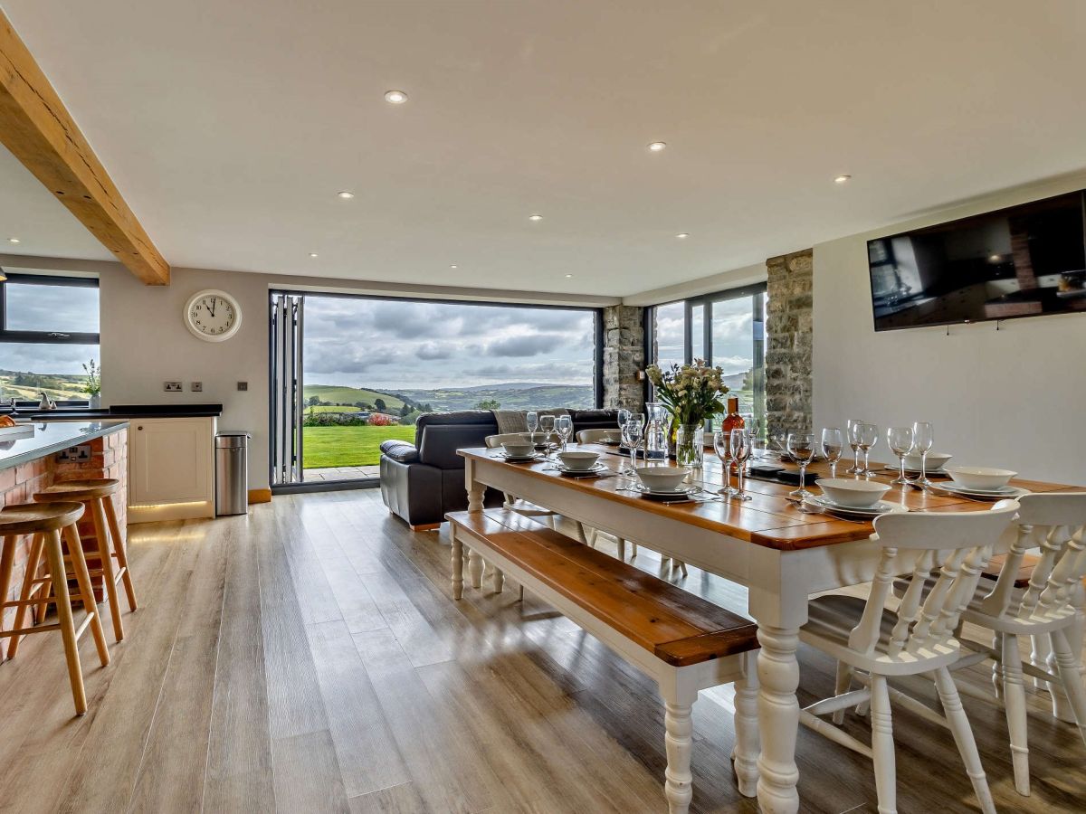 Angelrocks Farmhouse, listing photograph 9