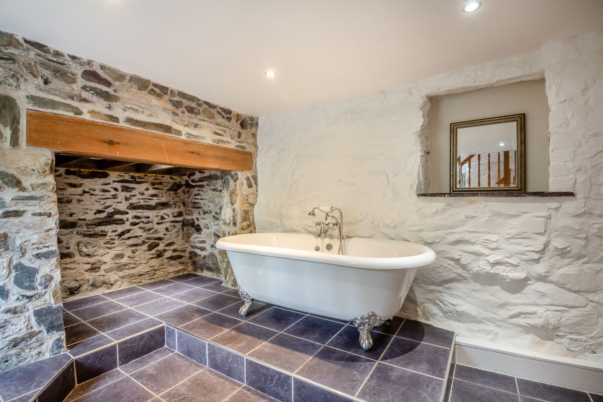 Betws Inn, listing photograph 4