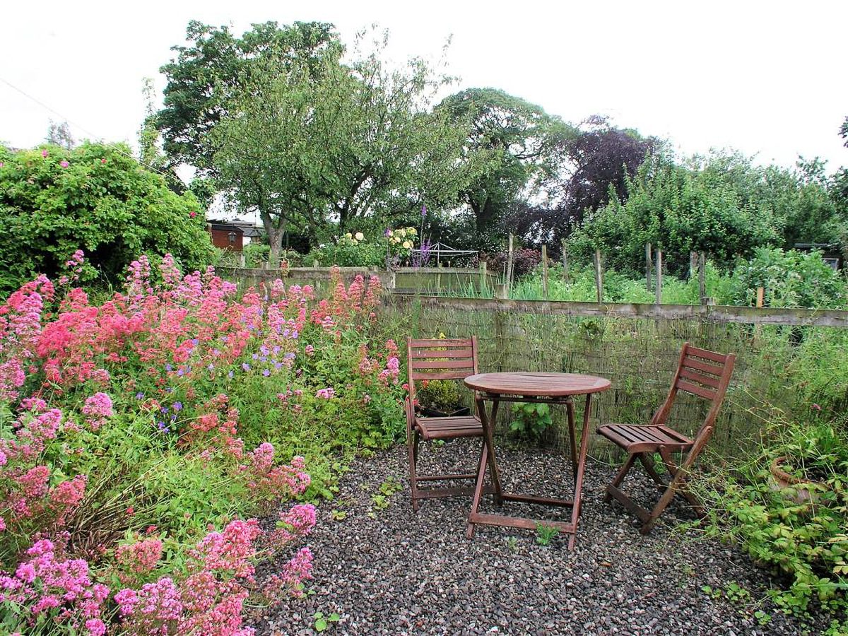 Elm Croft, listing photograph 4