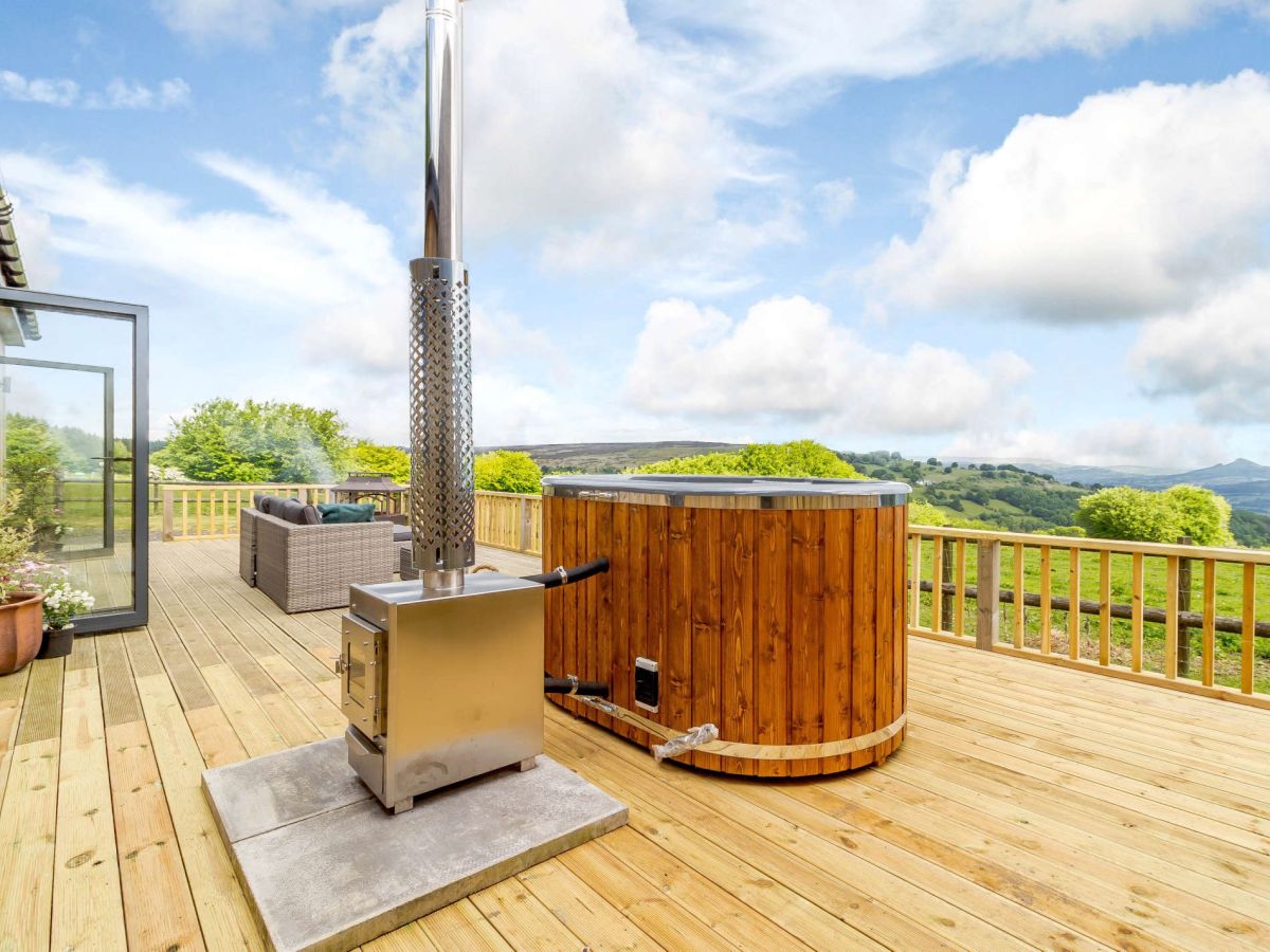 Three Peaks Retreat, listing photograph 3