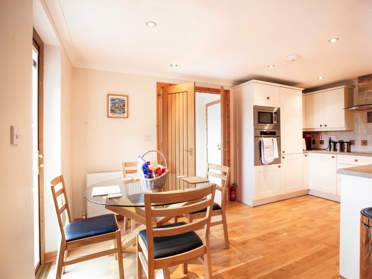Tollie Cottage, listing photograph 7