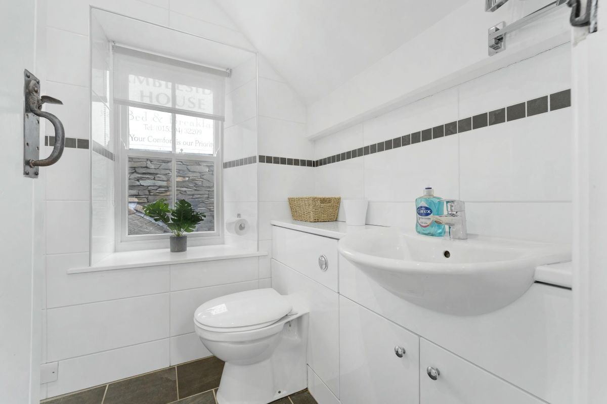 Roseberry Cottage, listing photograph 11