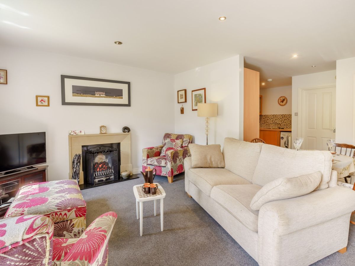 Rutland Mews, listing photograph 3