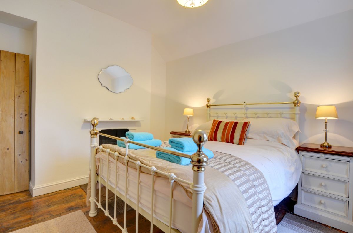 Oswalds Cottage, listing photograph 4