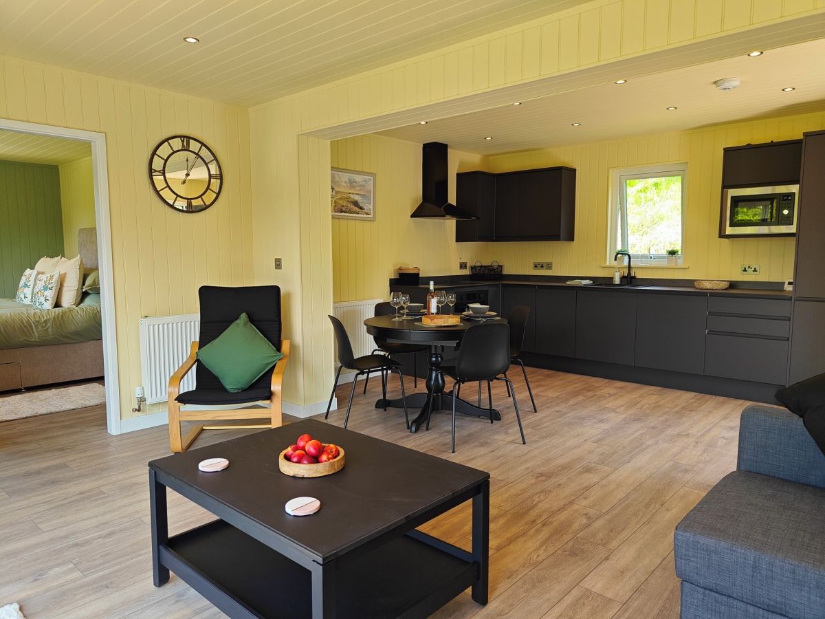 Firefly Lodge, listing photograph 12