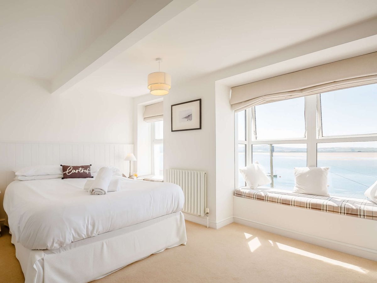 Sea View House, listing photograph 11