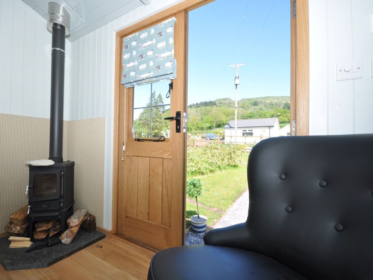 Skirrid Bolt Hole Sauna & Hot Tub, listing photograph 7