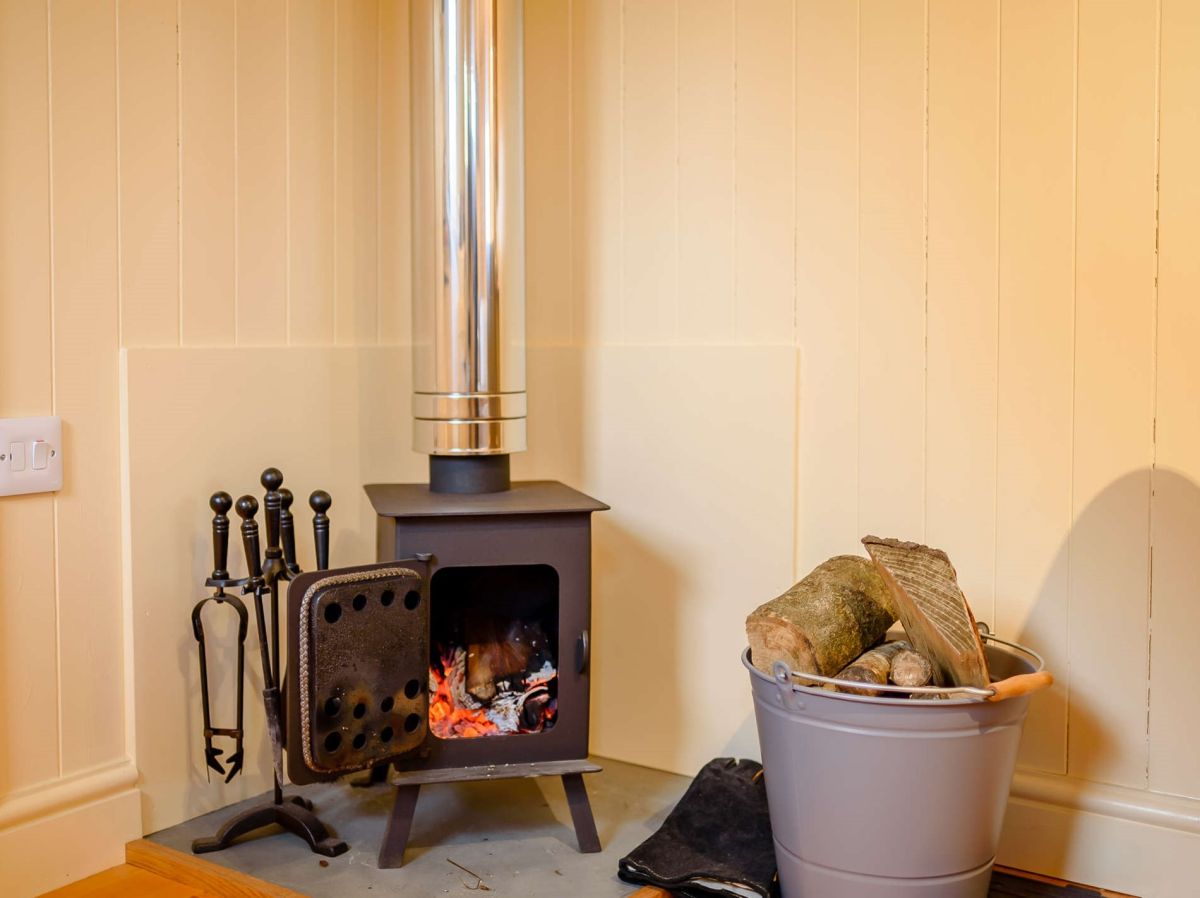 Hut In The Peaks, listing photograph 11