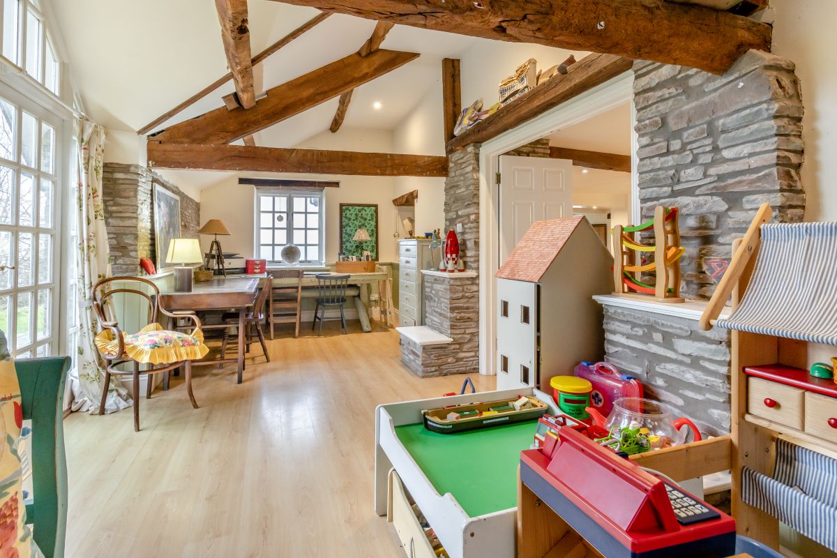 Escape to the Hillis, listing photograph 8