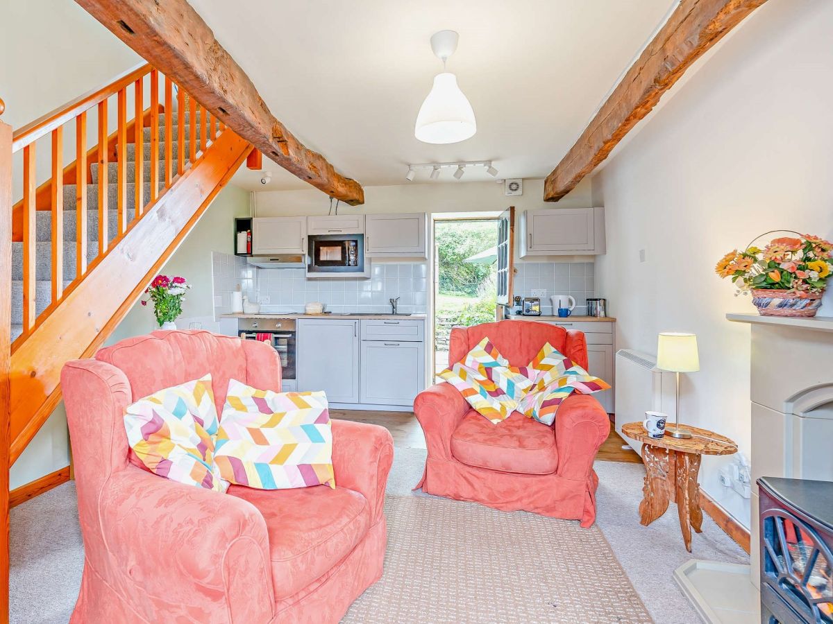 Cuddfan Cottage, listing photograph 8