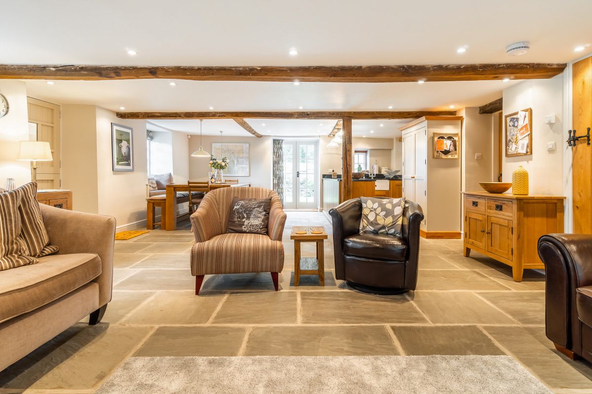 The Farmhouse, listing photograph 9