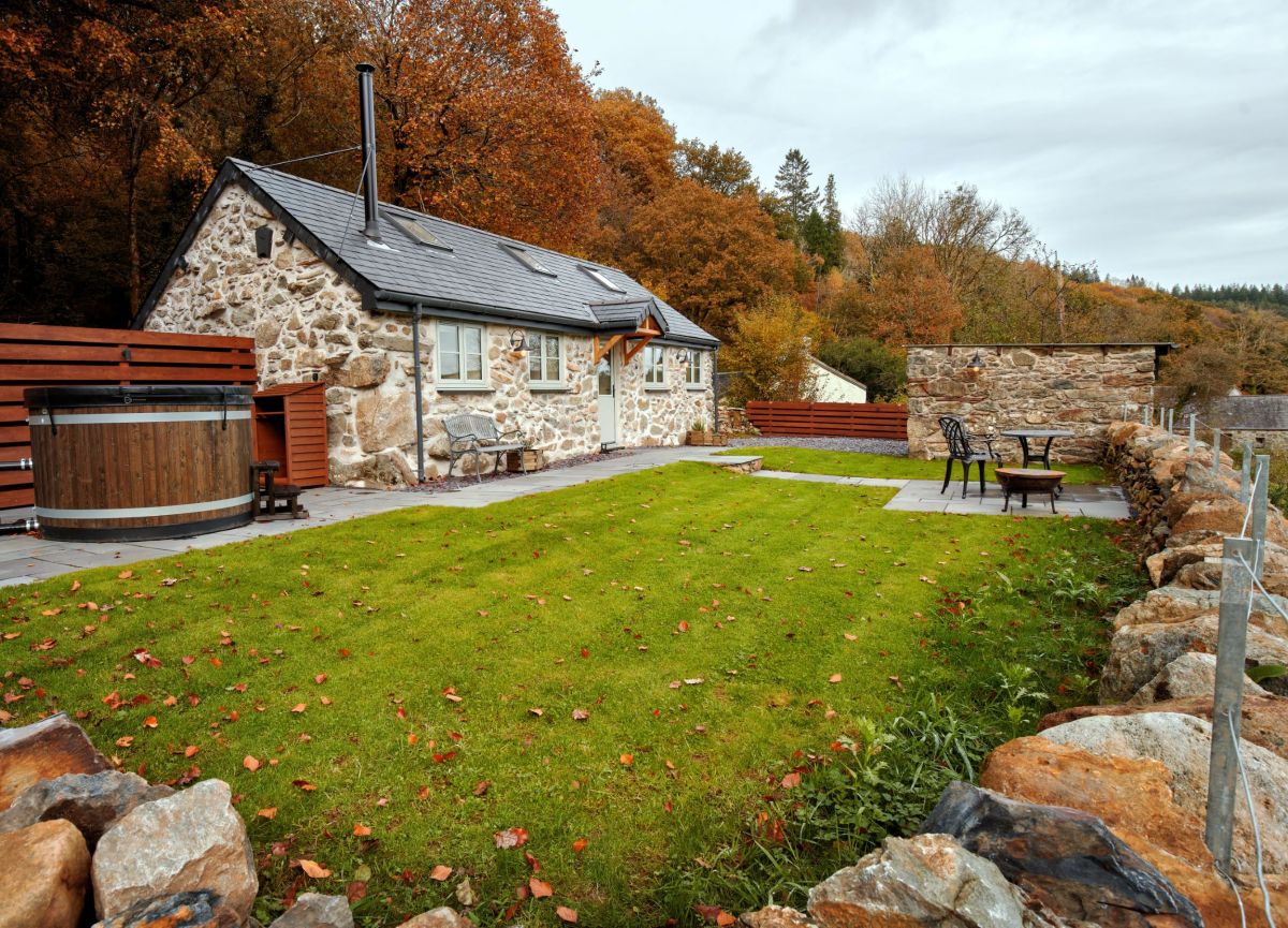 Coed Llydan, listing photograph 2