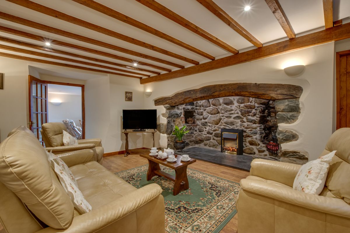 Ffermdy - Farmhouse, listing photograph 4