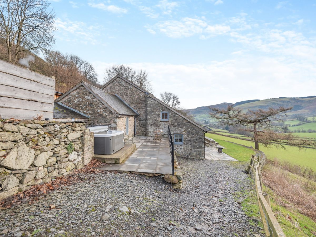 Upper Valley Barn, listing photograph 5